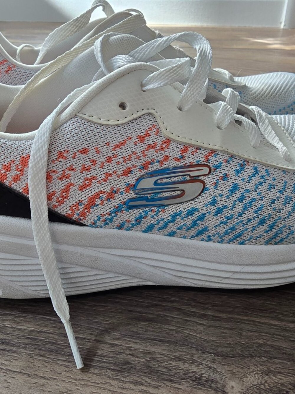 Sketchers Memory Foam Sneaker Size 7